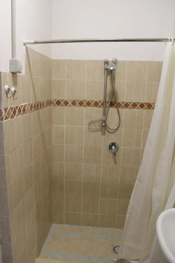 Appartamento In Villa Pianterreno Acireale Apartment